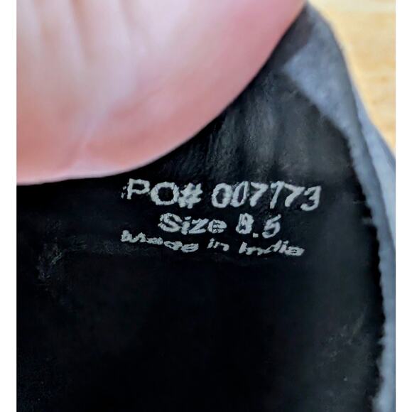 Signature by Journee Collection Bristol Black Chelsea  Boots Women’s 8.5 NWT - Picture 8 of 8